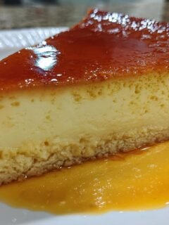 Flan with Gelatin Layers
